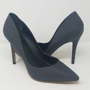 Charles David 9.5 heel pointed toes textured